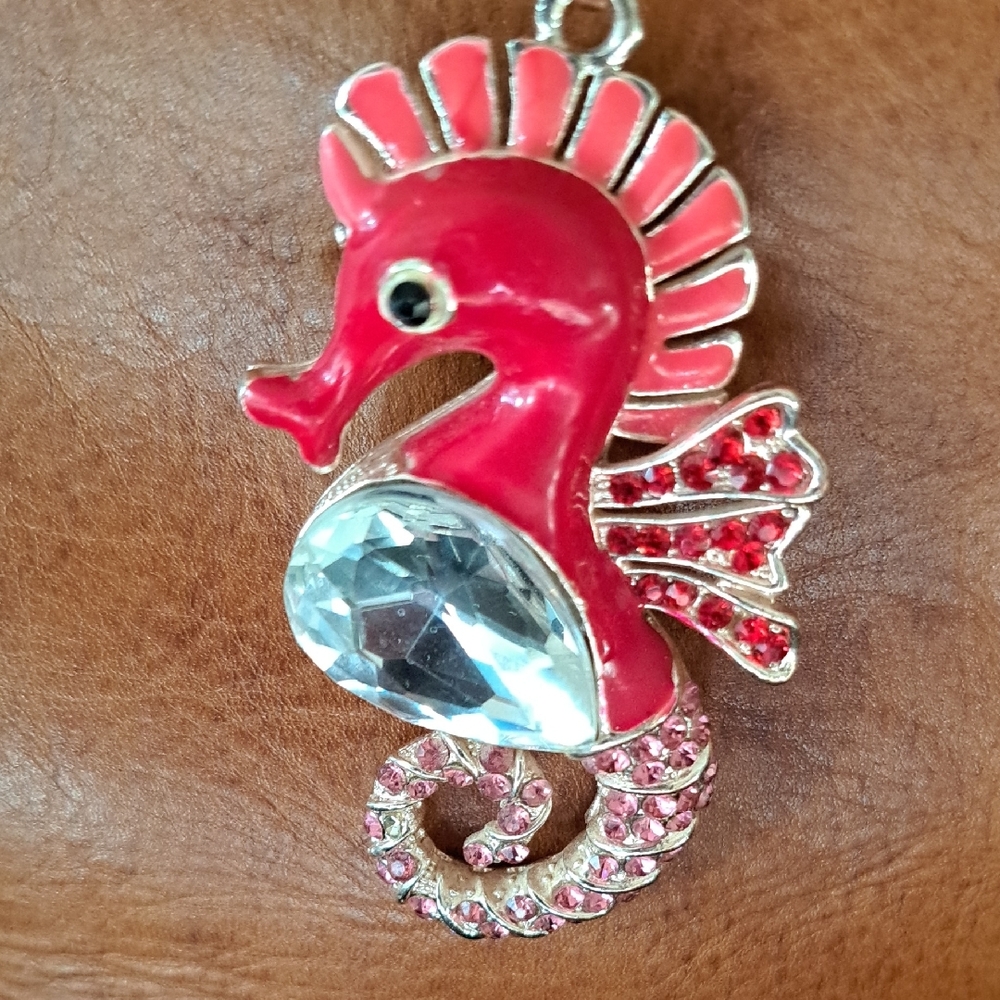Hand Crafted Seahorse Keychain Bag Jewelry with Red and Pink Accents - Picture 3 of 5